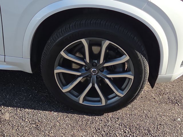 2019 Volvo XC90 T5 Momentum photo 4