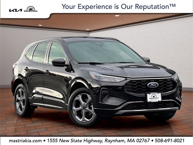 2023 Ford Escape ST-Line's photo