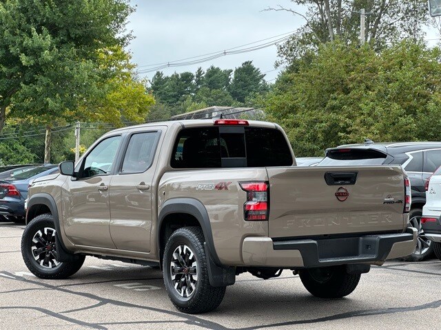 2024 Nissan Frontier PRO-4X photo 2