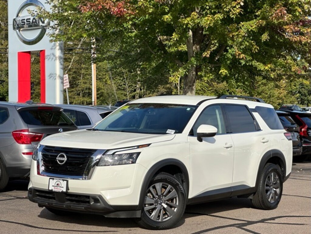 Used 2025 Nissan Pathfinder SV SUV