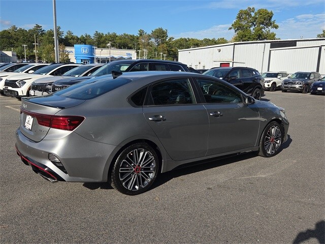 2023 Kia Forte GT photo 3