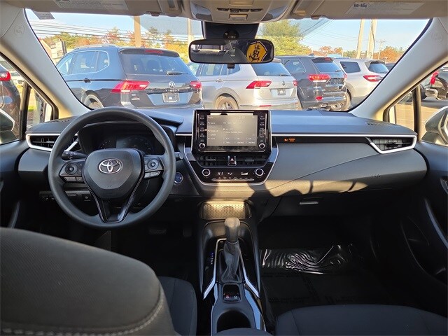 2020 Toyota Corolla Hybrid LE photo 2