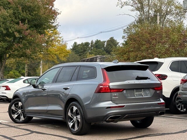 2020 Volvo V60 Cross Country T5 photo 2