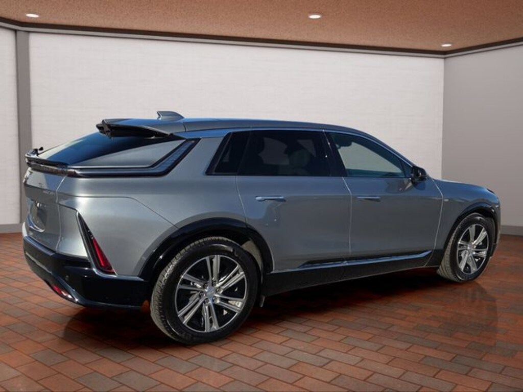 Used 2024 CADILLAC LYRIQ Luxury SUV