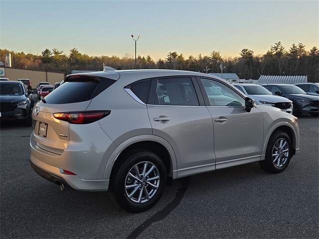 2025 Mazda CX-5 2.5 S Preferred photo 3