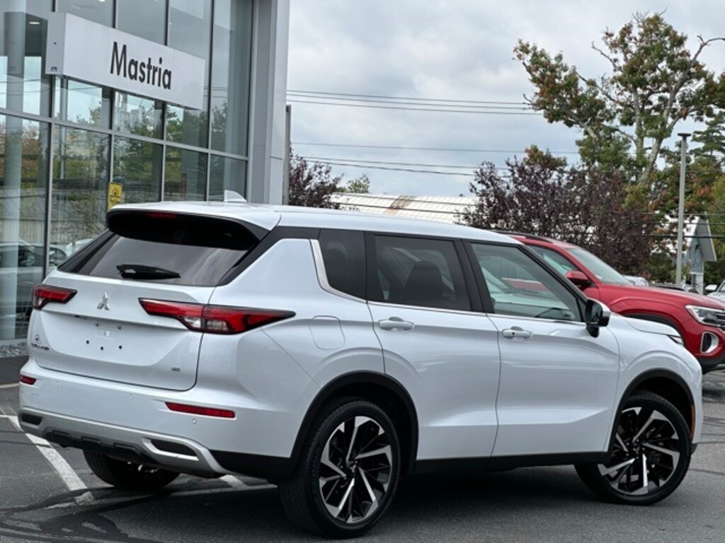 Used 2024 Mitsubishi Outlander SE SUV