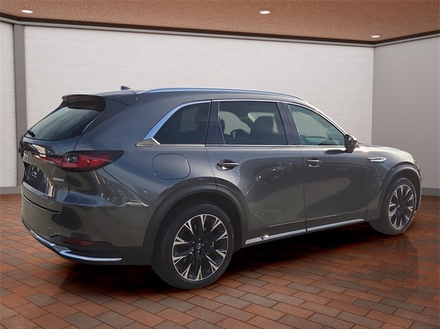 2024 Mazda CX-90 Plug-in Hybrid Premium photo 3