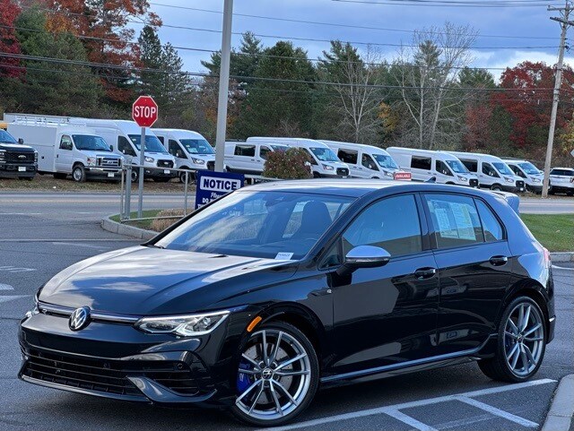 2024 Volkswagen Golf R photo 3