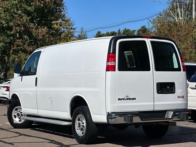 2024 Gmc Savana 2500 Cargo photo 2