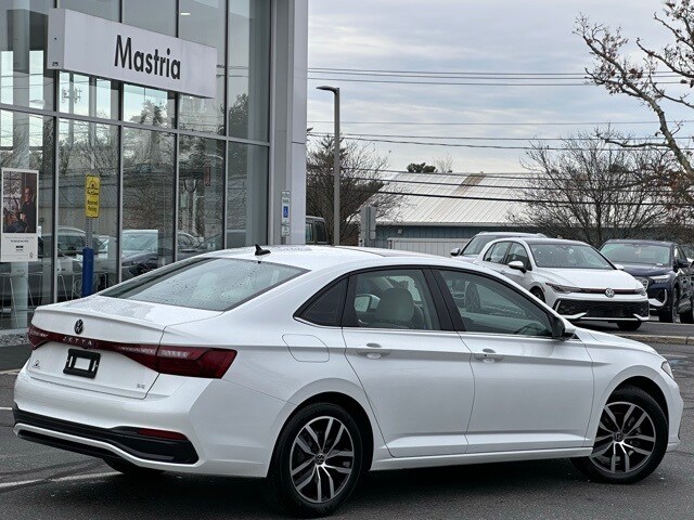 2025 Volkswagen Jetta 1.5T SE photo 4