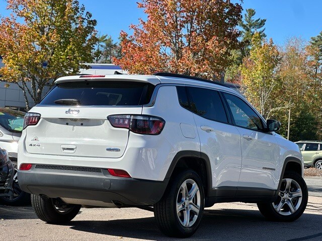 2024 Jeep Compass Latitude photo 3