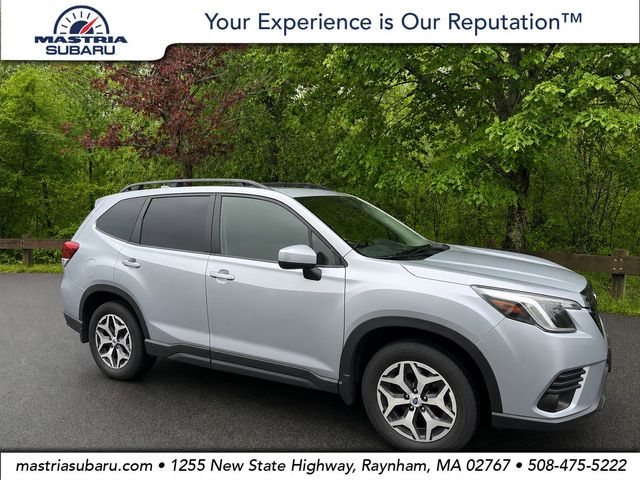 2023 Subaru Forester Premium's photo