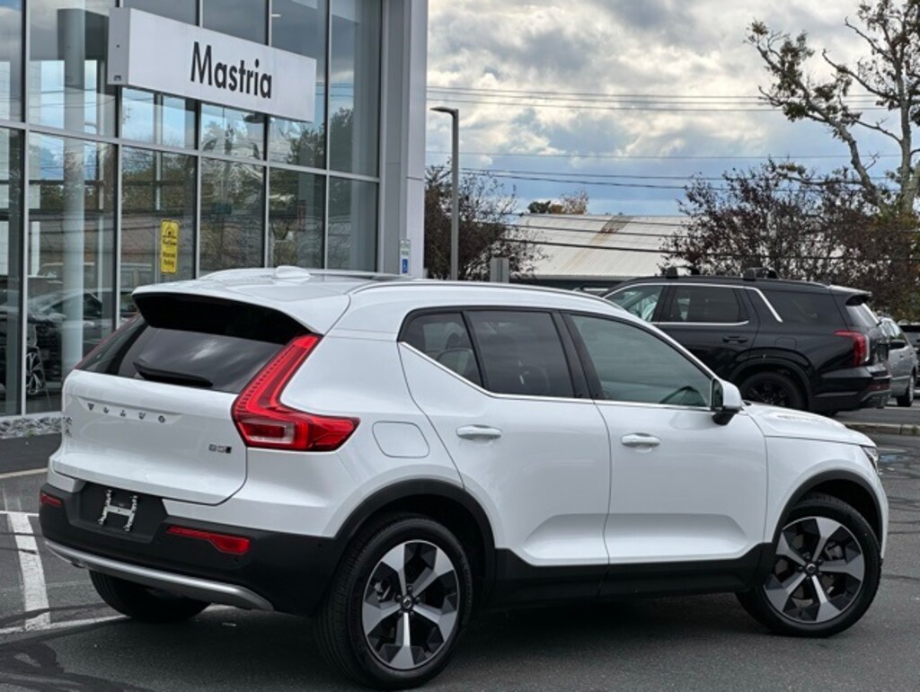 Used 2025 Volvo XC40 B5 Plus Bright Theme SUV