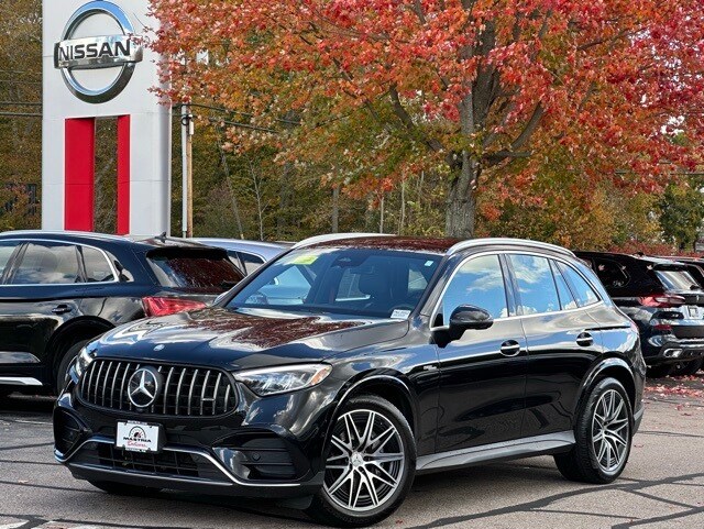 2025 Mercedes Benz GLC 43 AMG 4MATIC photo 3