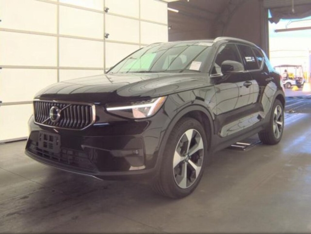 Used 2025 Volvo XC40 B5 Plus Bright Theme SUV