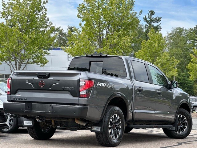 2024 Nissan Titan PRO-4X photo 4