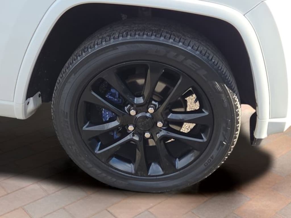 Used 2018 Jeep Grand Cherokee Altitude SUV