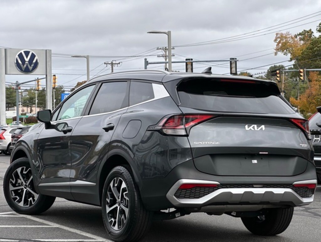 Used 2024 Kia Sportage EX SUV