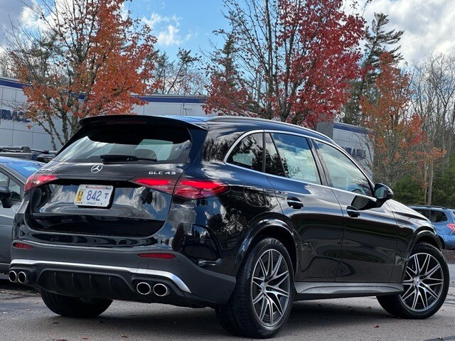 2025 Mercedes Benz GLC 43 AMG 4MATIC photo 4