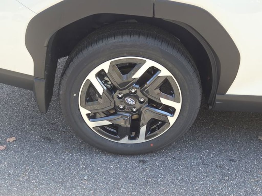 New 2025 Subaru Forester Hybrid Limited SUV