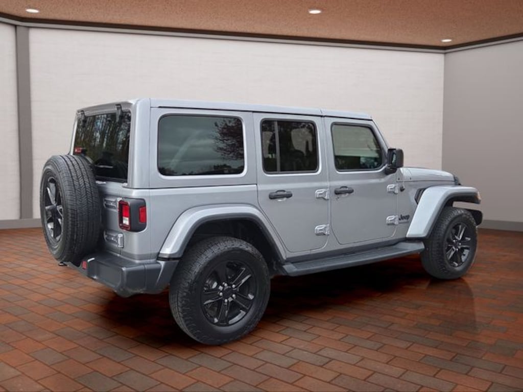 Used 2019 Jeep Wrangler Unlimited Sahara Altitude SUV