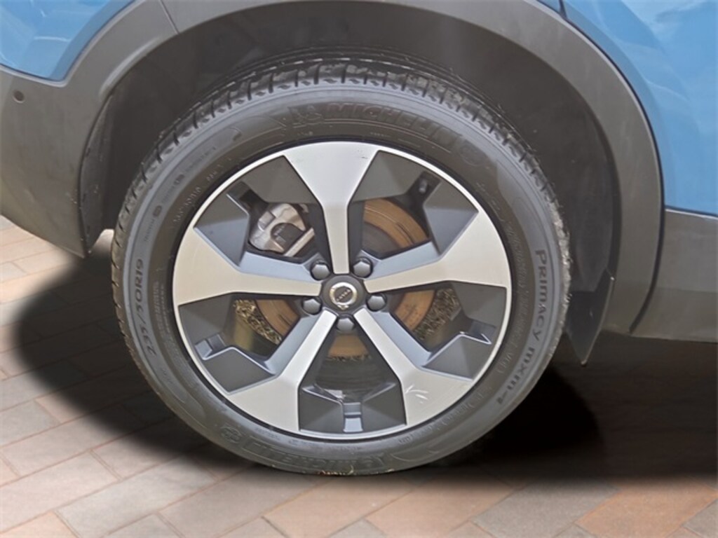 Used 2025 Volvo XC40 B5 Plus Dark Theme SUV