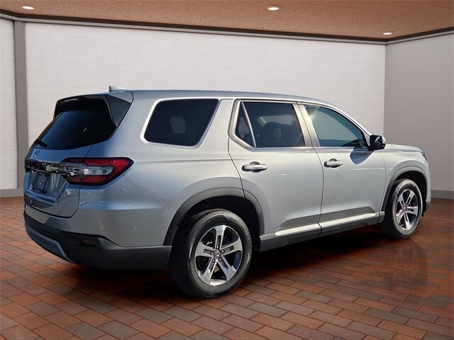 2025 Honda Pilot EX-L photo 3