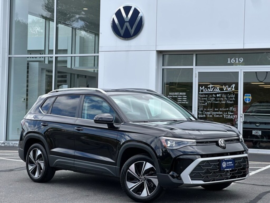 Certified 2025 Volkswagen Taos 1.5T SE SUV