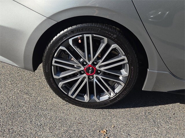2023 Kia Forte GT photo 4