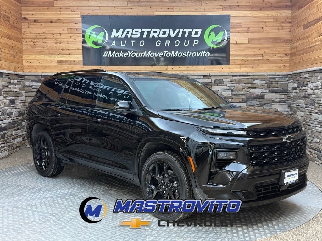Used 2025 Chevrolet Traverse RS SUV