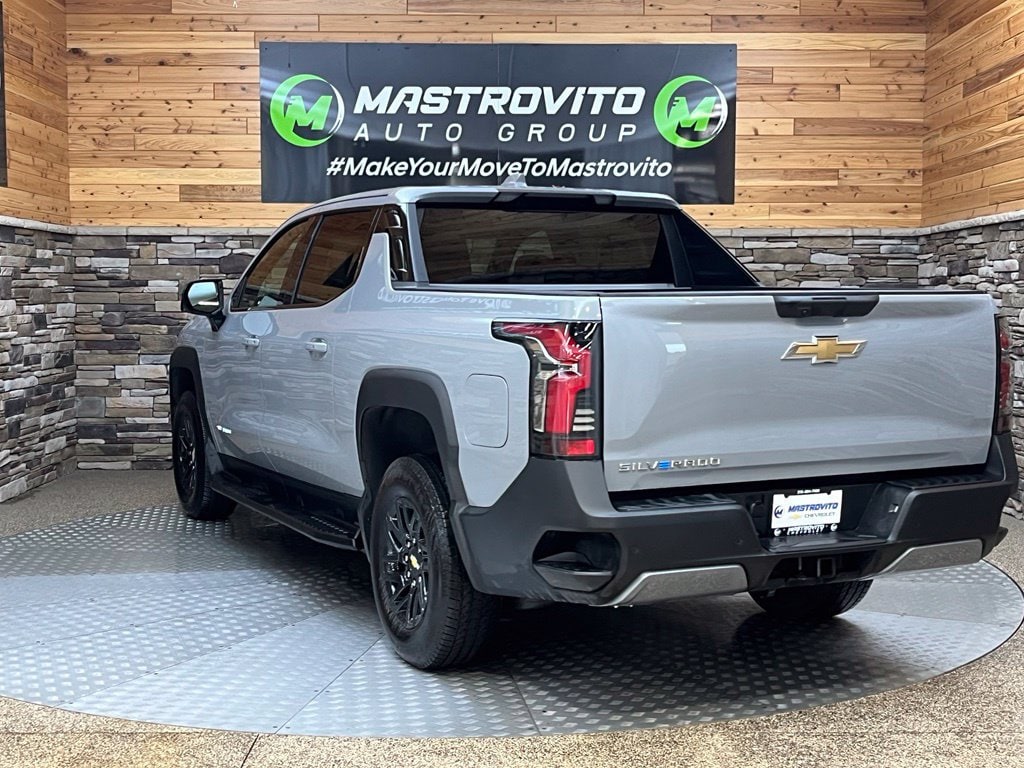 2026 Chevrolet Silverado EV LT - Photo 9