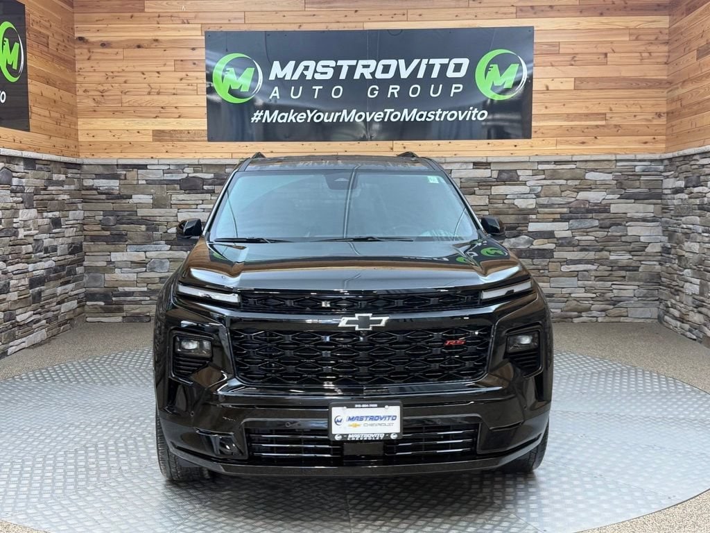 Used 2025 Chevrolet Traverse RS SUV