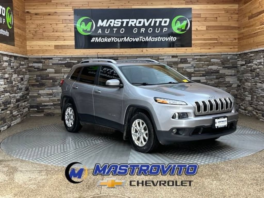 Used 2017 Jeep Cherokee Latitude SUV