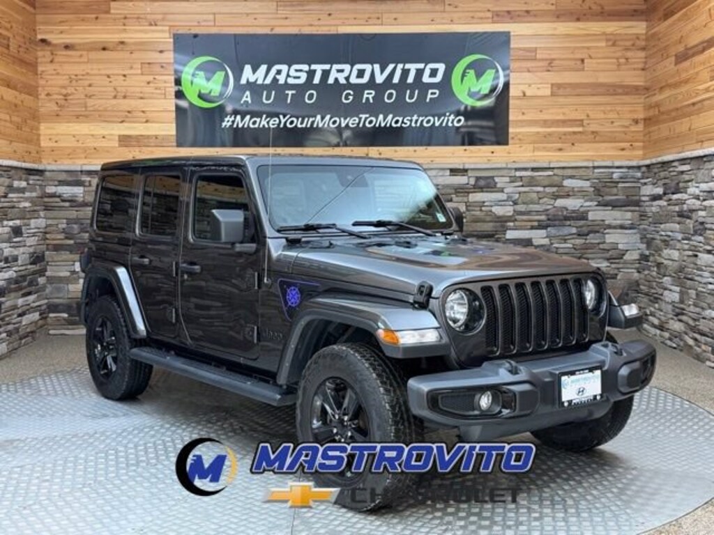Used 2022 Jeep Wrangler Unlimited Sahara Altitude SUV