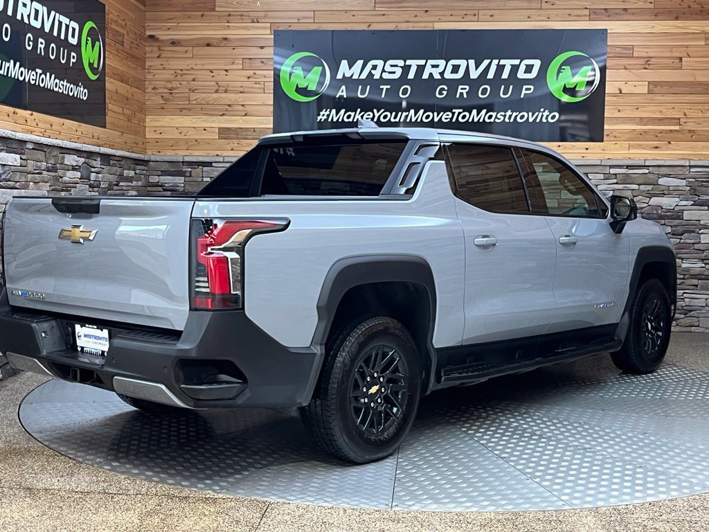2026 Chevrolet Silverado EV LT - Photo 15