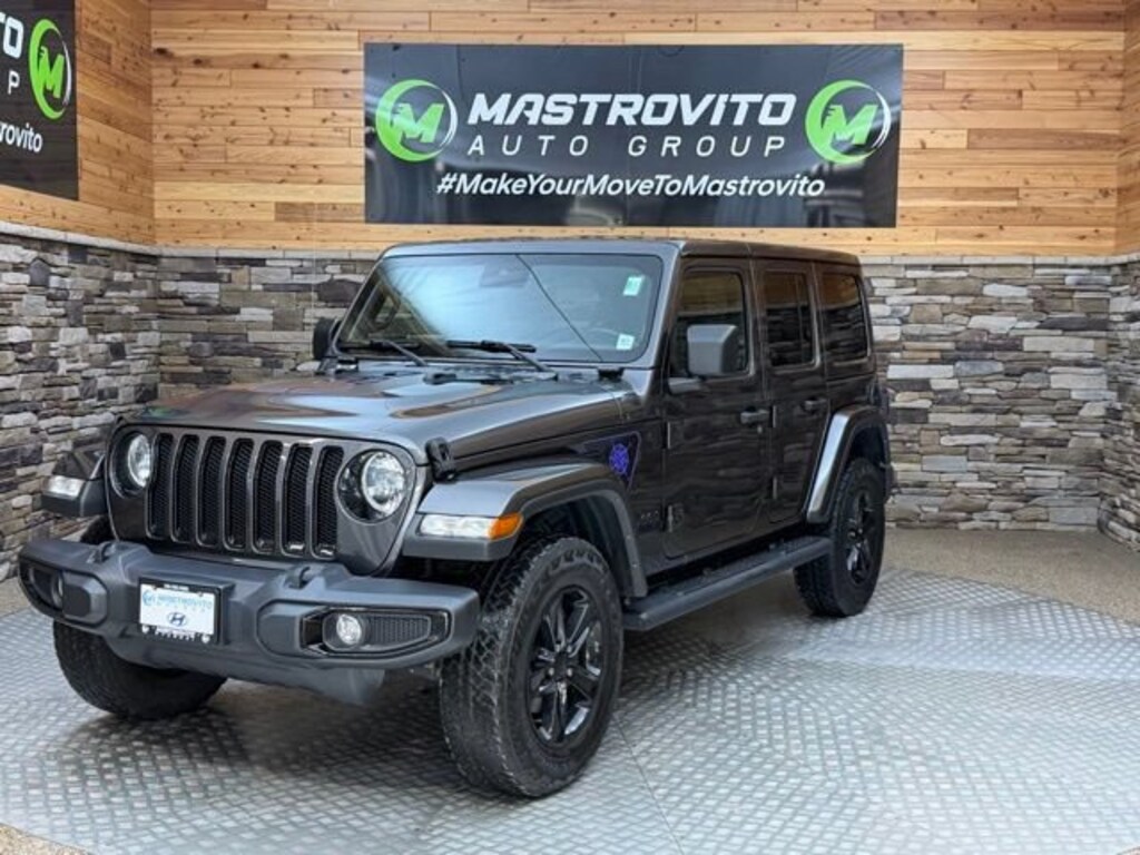 Used 2022 Jeep Wrangler Unlimited Sahara Altitude SUV