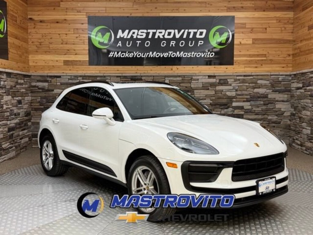 Used 2022 Porsche Macan Black /RED SUV