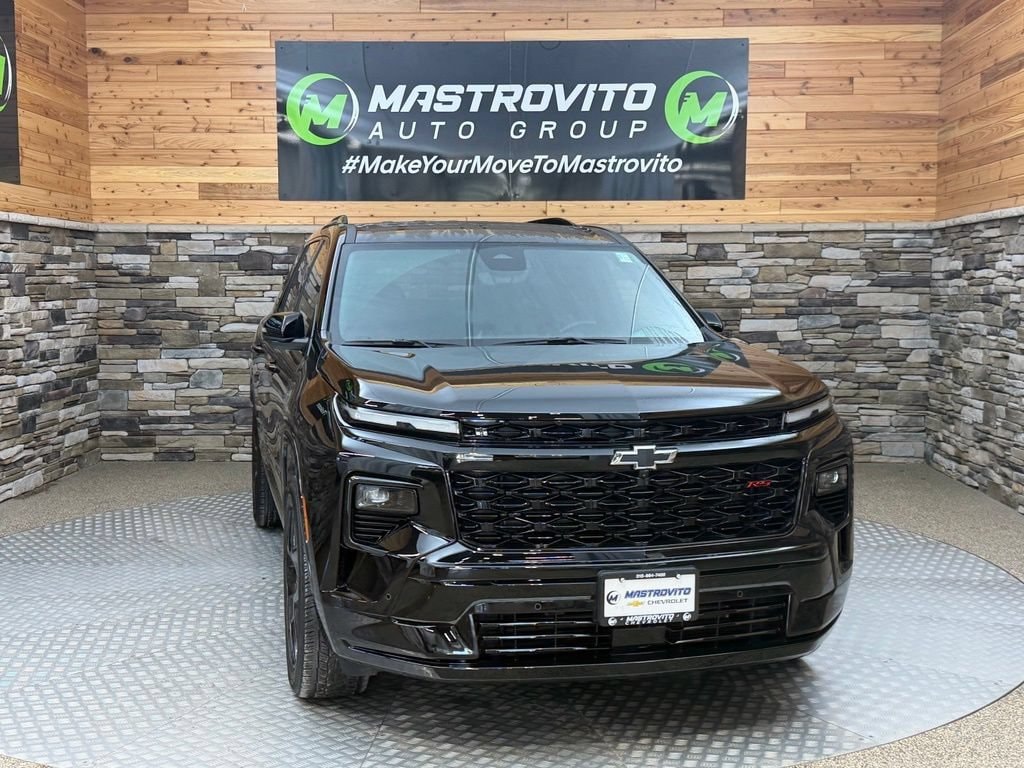 Used 2025 Chevrolet Traverse RS SUV