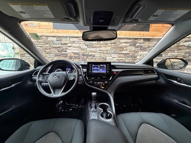 2022 Toyota Camry LE - Photo 18
