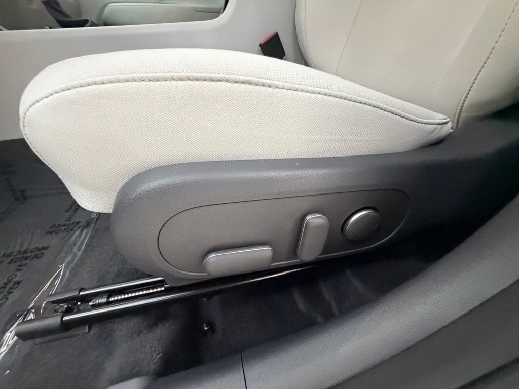 2024 Hyundai Kona SEL - Photo 42