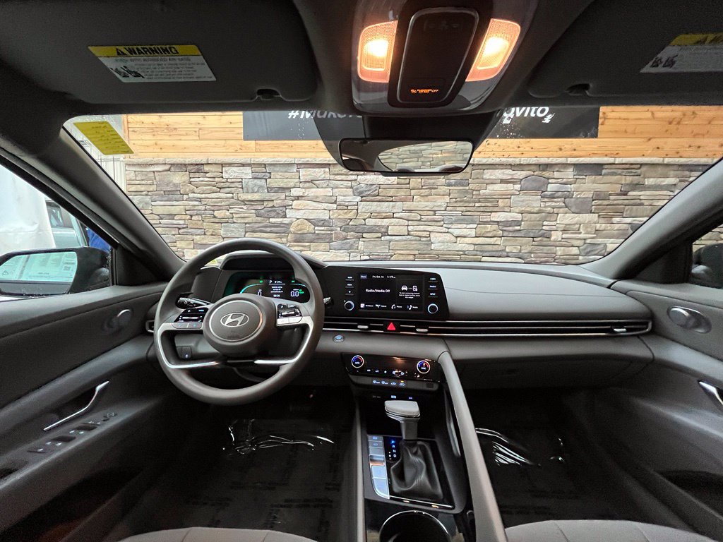 2025 Hyundai Elantra Blue - Photo 27