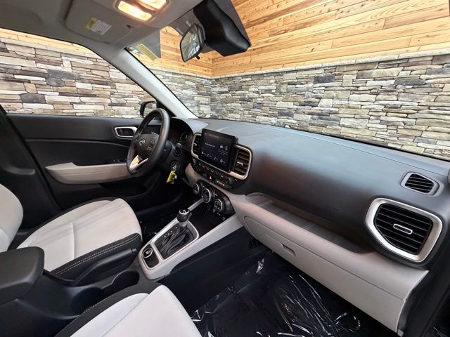 2023 Hyundai Venue SEL - Photo 15