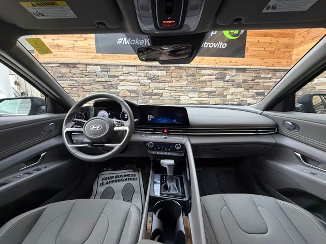 2024 Hyundai Elantra SEL - Photo 16