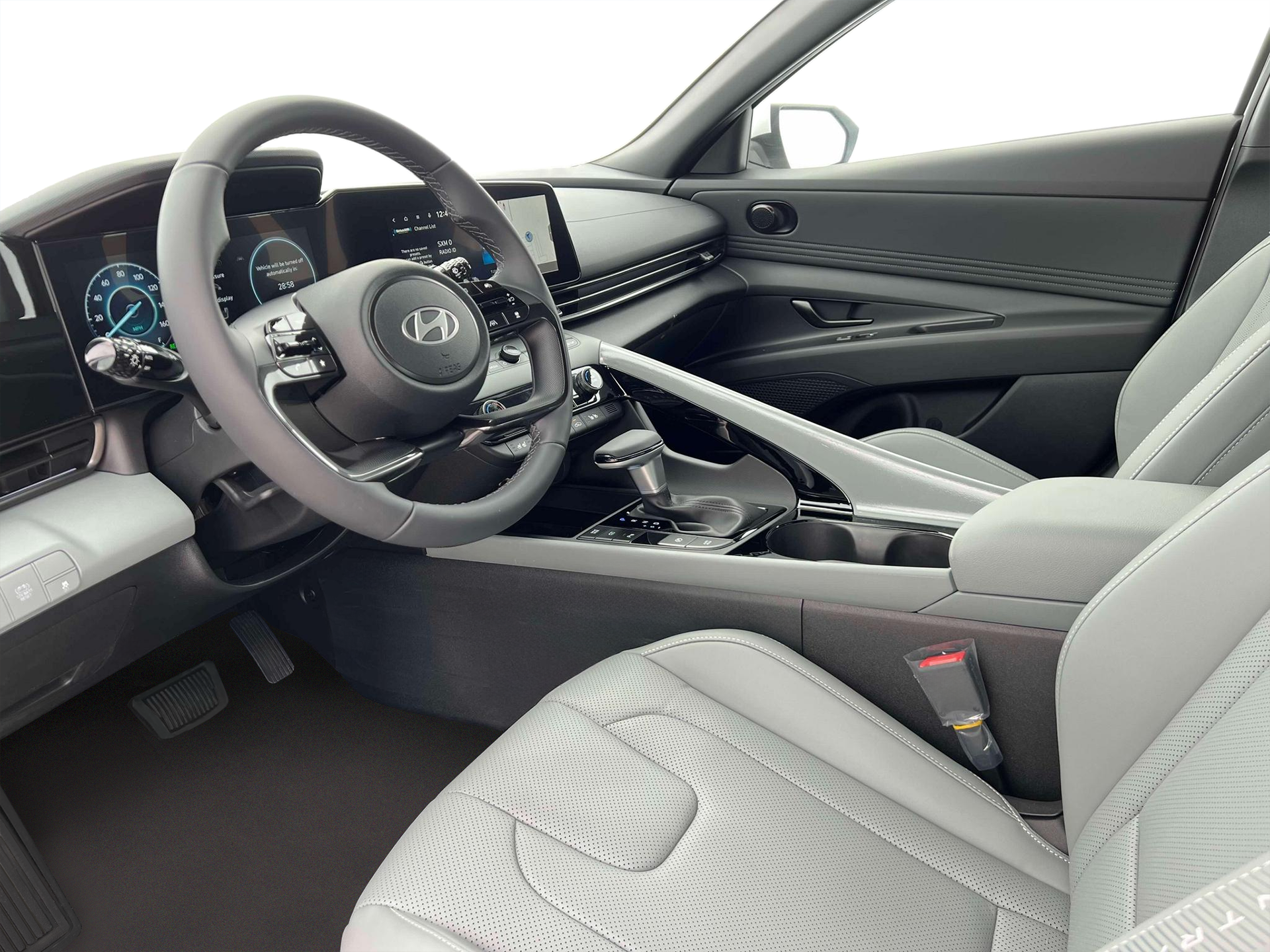 2025 Hyundai Elantra Limited - Photo 14