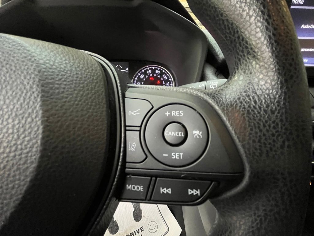 2019 Toyota RAV4 LE - Photo 38