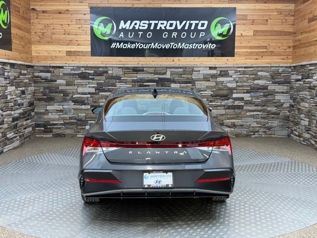2024 Hyundai Elantra SEL - Photo 8