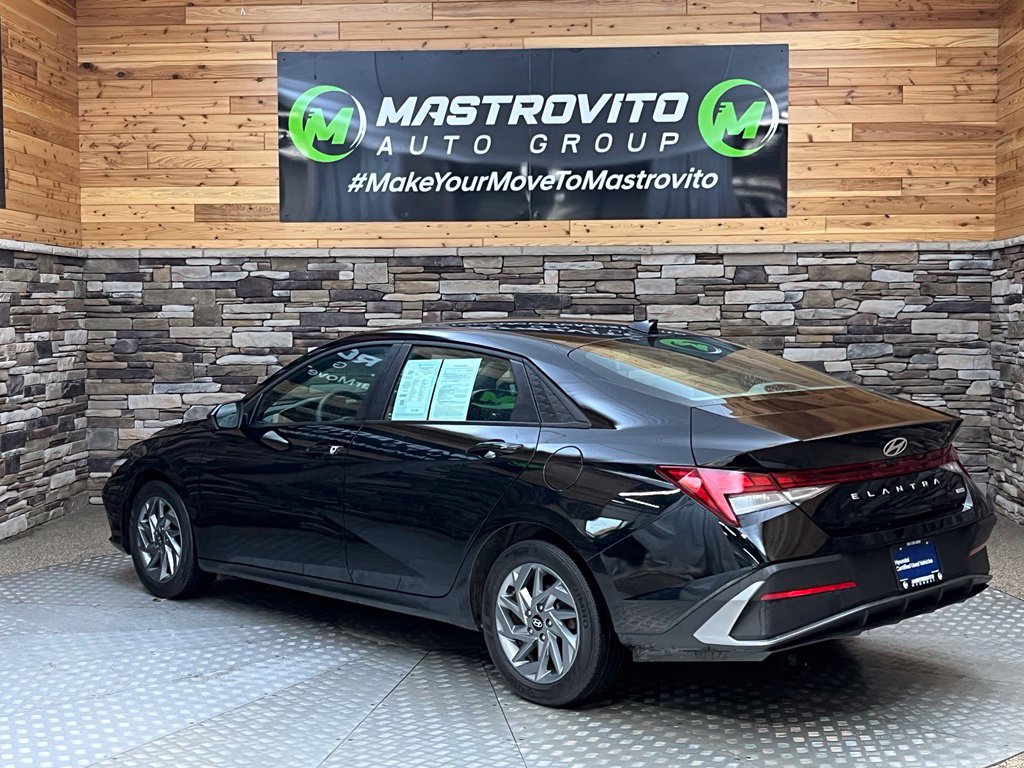 2025 Hyundai Elantra Blue - Photo 16