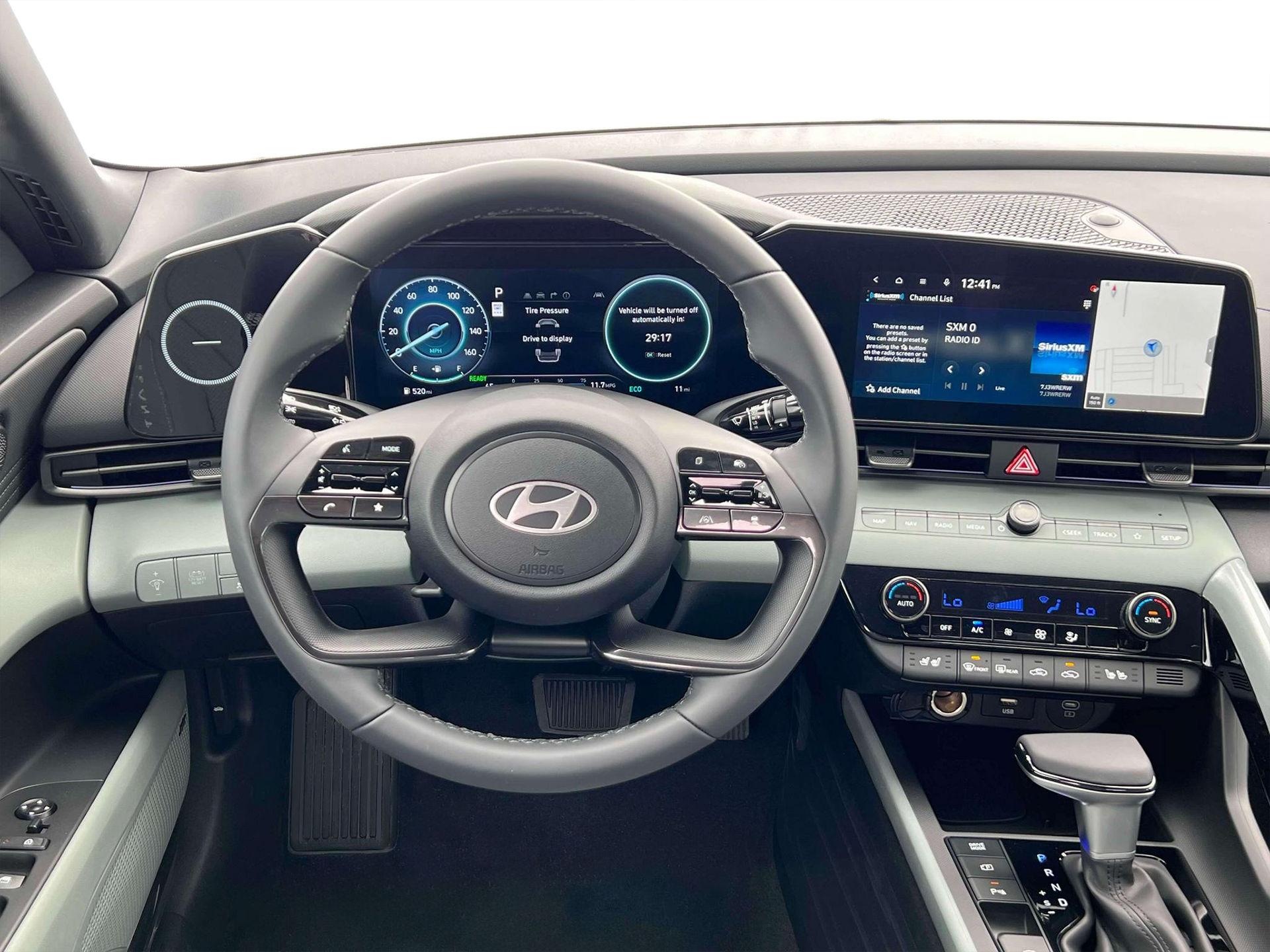 2025 Hyundai Elantra Limited - Photo 17