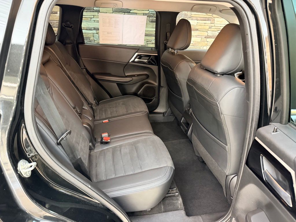 2023 Mitsubishi Outlander SE - Photo 33