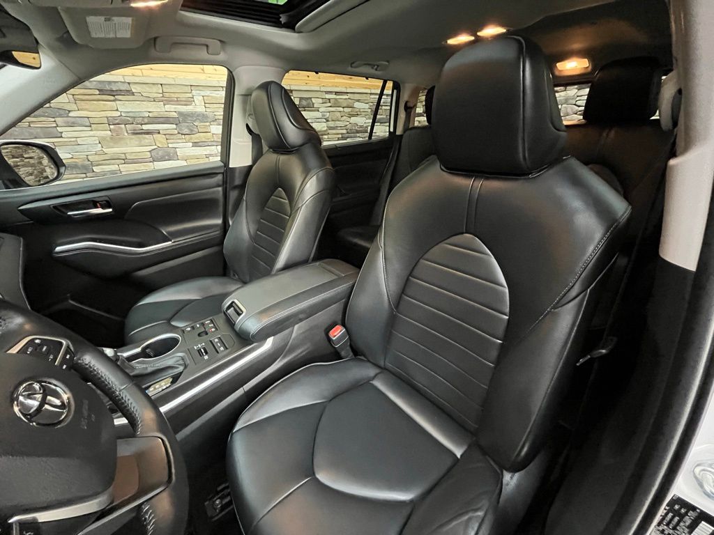 2023 Toyota Highlander XLE - Photo 32